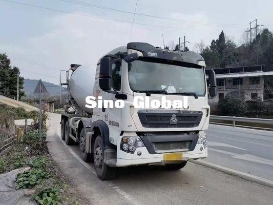 2번째는 호워 콘크리트 믹서 트럭 디젤형 10M3에게 371HP 권력을 넘겨 줍니다